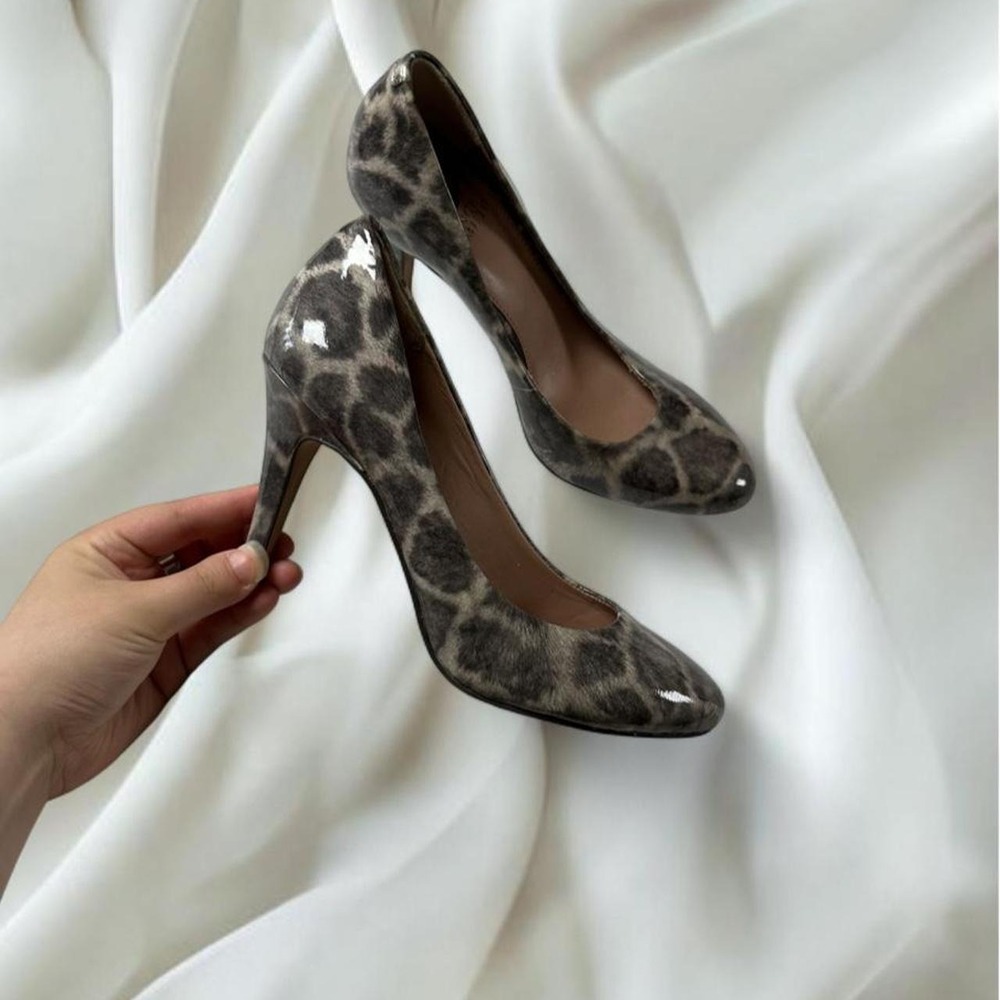 Vince Camuto Faliat patent leather pumps grey animal print y2k fairy boho